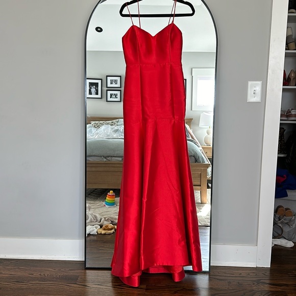 Red Erin Fetherston gown - Picture 1 of 6